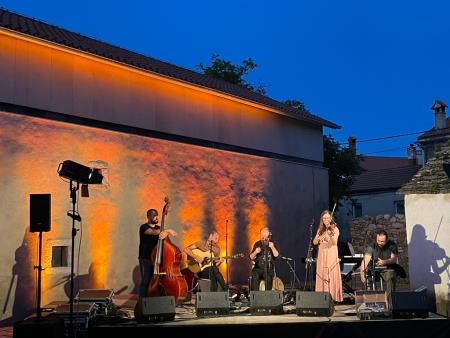 Poletni večeri na Škrateljnovi domačiji - Noreia